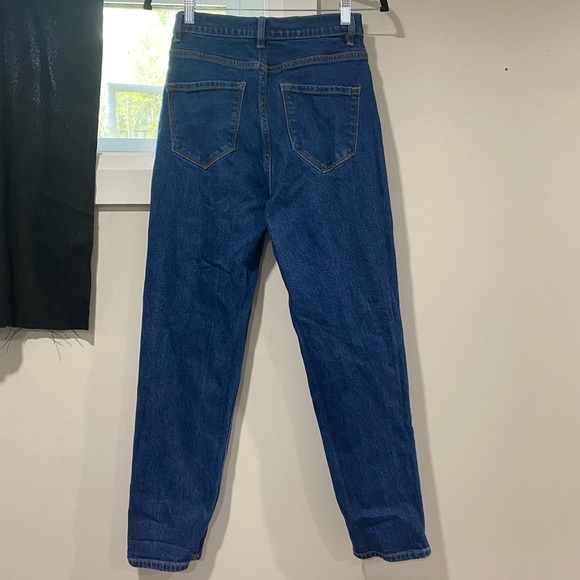 Fashion Nova Mom Jeans Dark Blue - Picture 5 of 5